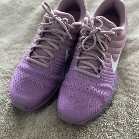 Nike Air Max - Picture 8 of 14